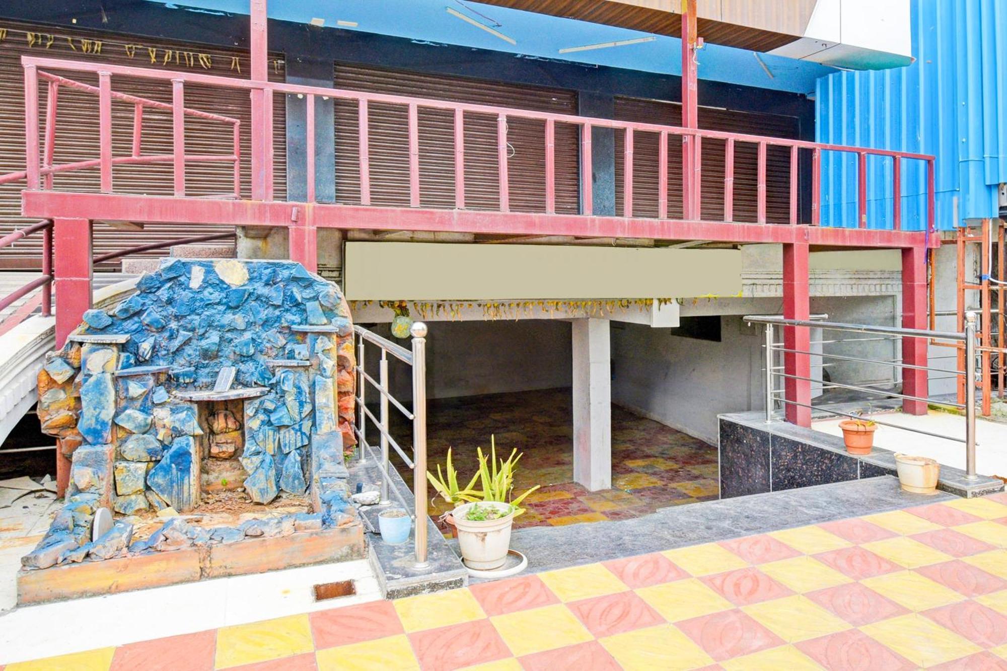 Super Townhouse Mancherial Mancherāl Exterior foto