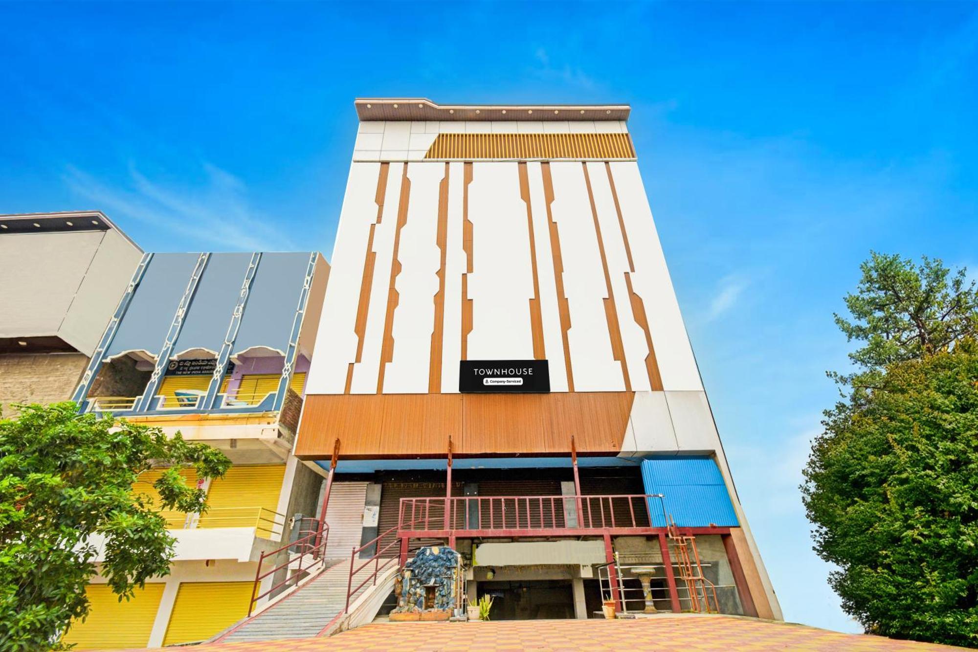 Super Townhouse Mancherial Mancherāl Exterior foto